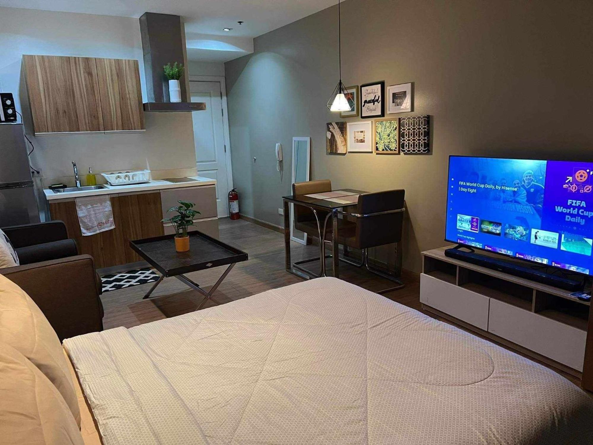 Gramercy Residences Makati City Esterno foto