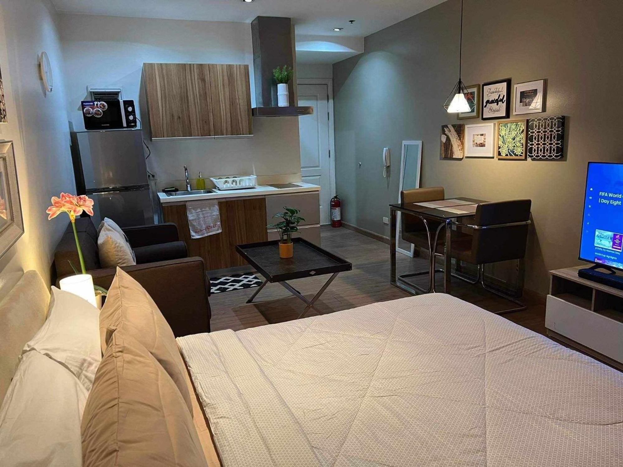 Gramercy Residences Makati City Esterno foto